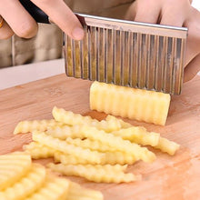 Load image into Gallery viewer, 2007 Stainless Steel Vegetable Salad Chopping Knife Crinkle Cutters
